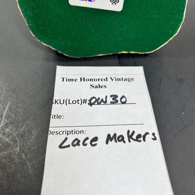 David Winter Lace Makers with Box