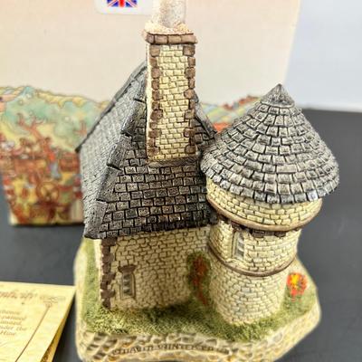 David Winter Gate Keepers with Box