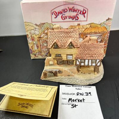 David Winter Market Street with Box