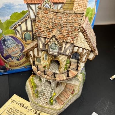 David Winter Forthwrights folly with Box