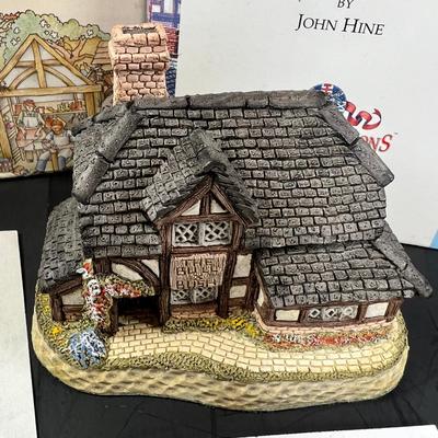 David Winter The Bull and Bush with Box and Book