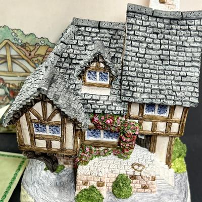 David Winter Swan Upping Cottage with Box and COA