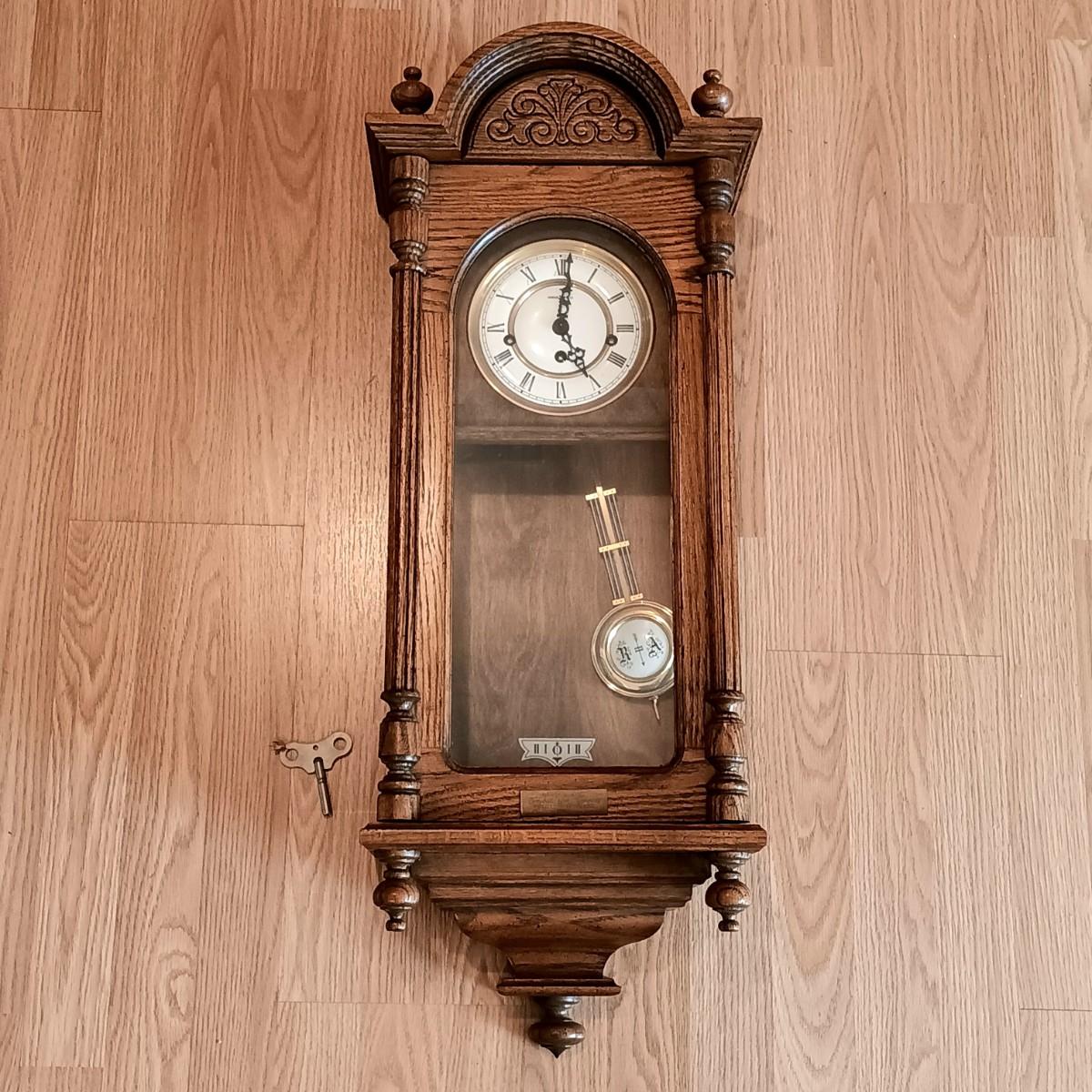 LOT 24L Vintage Howard Miller Westminster Chime KeyWound Pendulum