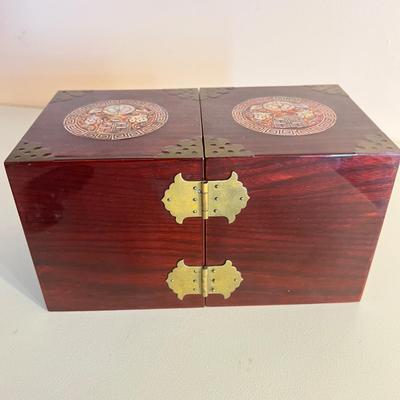 Chinese Lacquered Wood Trinket Box w/ Mother of Pearl, Brass Accents