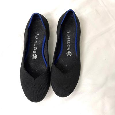 477 Pair of Ladies Black ROTHY'S Size 8