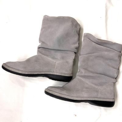 480 Pair of L.L. Bean Suede Boots and Clarks Leather slip-on Flats