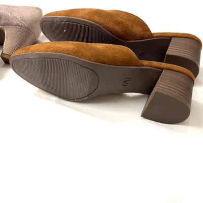 484 Two Pairs of Ladies Shoes Size 8 and 7.5