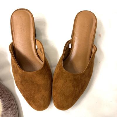 484 Two Pairs of Ladies Shoes Size 8 and 7.5