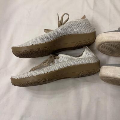 487 Pair of Steve Madden Grey White Soles Shoes with A' Copedico Footwear
