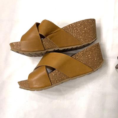 491 Pair of Ladies Sandals Timberland and H Giannetti