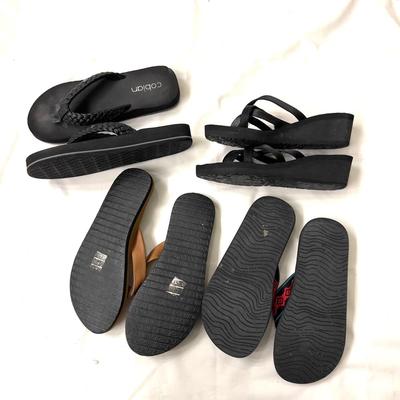 494 Four Pairs of Flipflops, Seven, TEVA,