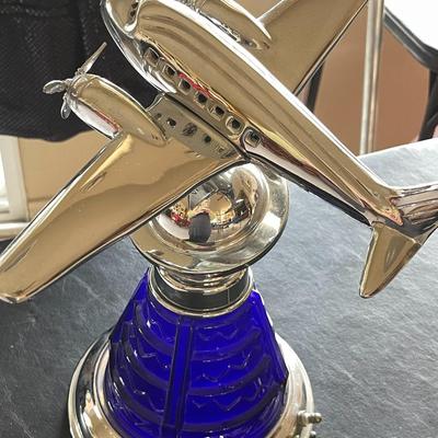 4. VINTAGE ART DECO WORLD'S FAIR CHROME & COBALT BLUE GLASS AIRPLANE DERECO CLASSICS LAMP