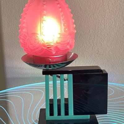 10.  ORIGINAL ART DECO BLACK & GREEN GLASS TABLE LAMP RED GLOBE