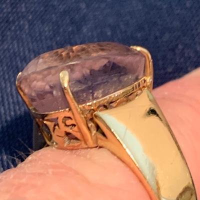 Estate 14 Karat Yellow Gold Amethyst Ring