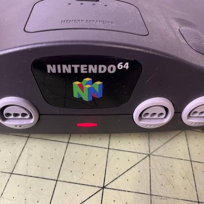 Nintendo 64 Console - Paddles and 4 Games 