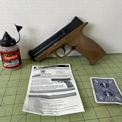 Smith & Wesson BB Air Pistol with Copperhead 1500 BBs