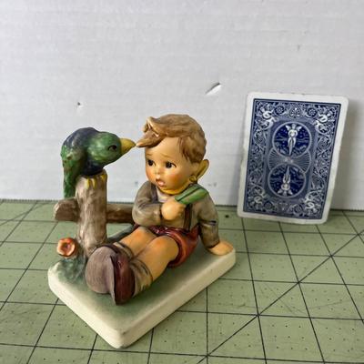 M.I Hummel Figurine -  Tit for Tat 462 - Trademark First Issue