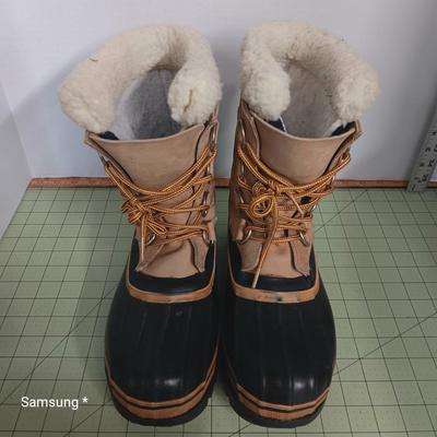 REI Snow Boots - Size 9