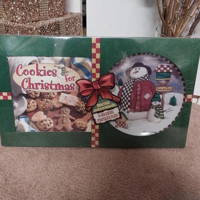 CHRISTMAS DECORATIONS AND COOKIES FOR CHRISTMAS