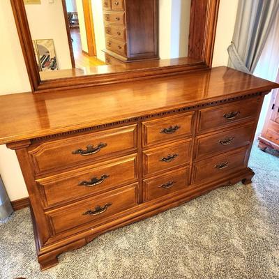 Lot #45  Thomasville 9 Drawer Dresser
