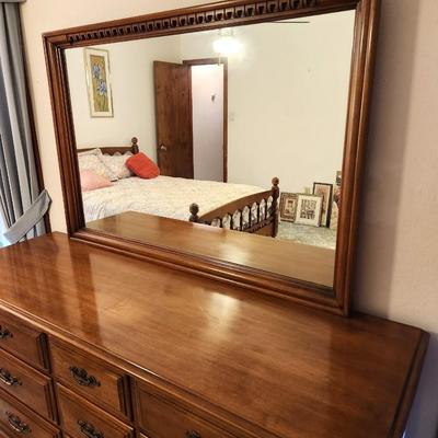 Lot #45  Thomasville 9 Drawer Dresser