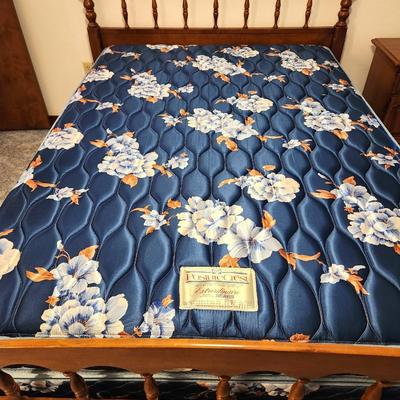 Lot #49 Double/Full Bed in Good condition