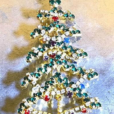 34.  HUGE RHINESTONE CHRISTMAS TREE PIN GARLANDS