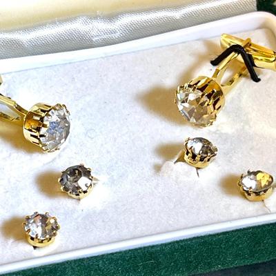 40.  VINTAGE GORGIO PATINO MENS FORMAL SET CUFFLINKS & STUDS