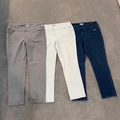 512 Three Pairs of COLDWATER CREEK Jeans