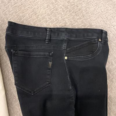 518 Set of Three Pairs of Jegging Denim Pants