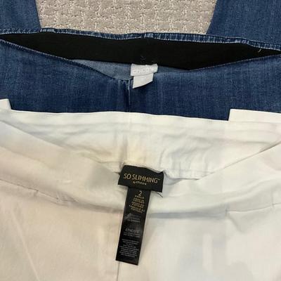527 CHICO"S Pants with Nautical Cosmetic Case