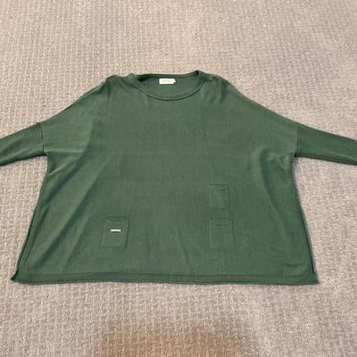 528 Pair of MER SEA Pull over Knit Tops
