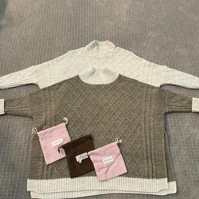 529 Pair of MER SEA Pullover Knit Cable Tops