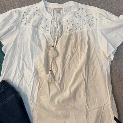 531 Knox Rose Green and White Top with MASAI Pull on Denim
