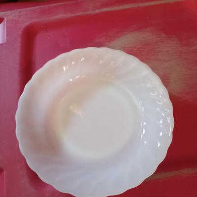 Milk Glass Berry/Dessert Bowl
