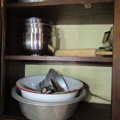 Contents of Cabinet- Assorted Bakeware