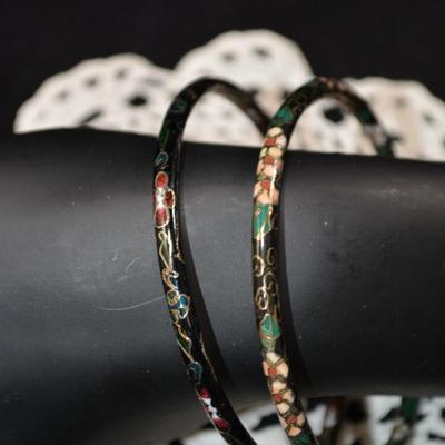 Set of 2 CloisonnÃ© Bangle Bracelets 9â€ 25.3g