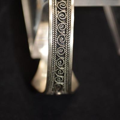 Beautiful Vintage 925 Sterling Silver Cuff Bracelet, Adjustable 18.4g