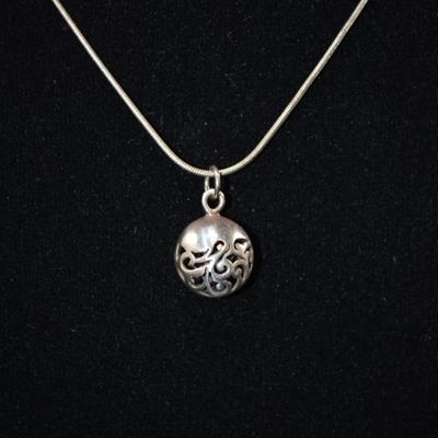 925 Sterling Silver Snake Chain with 925 Filigree Pendant 16â€, 4.2g