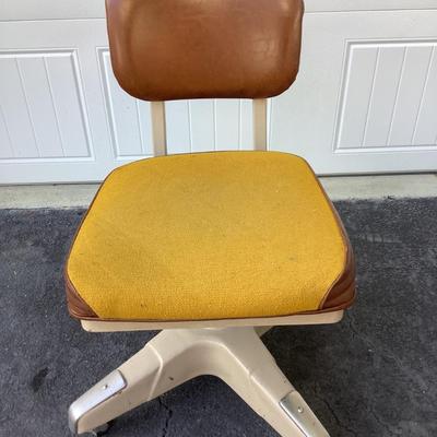 Vintage desk chair, padded swivel metal on wheels 31"H 27"W 17"seat depth
