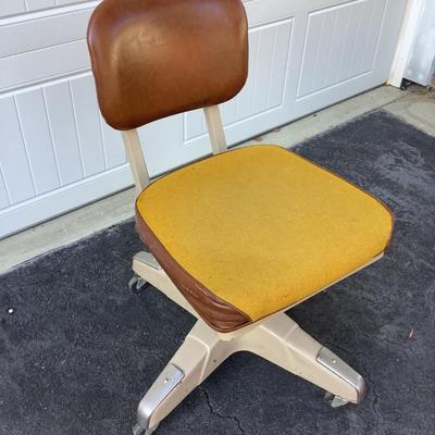 Vintage desk chair, padded swivel metal on wheels 31"H 27"W 17"seat depth