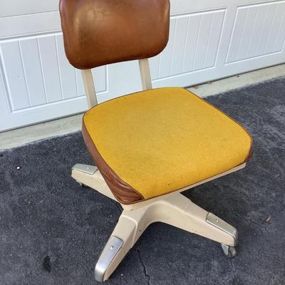 Vintage desk chair, padded swivel metal on wheels 31"H 27"W 17"seat depth