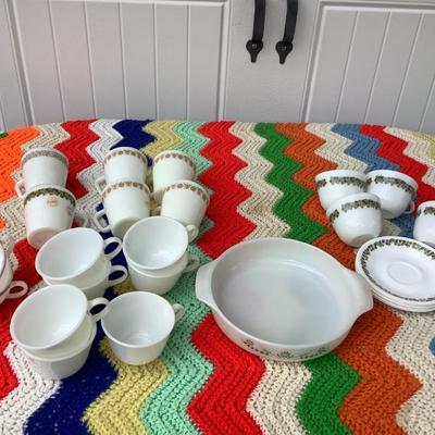 Vintage Pyrex & Corelle lot -milk glass Harvest Gold