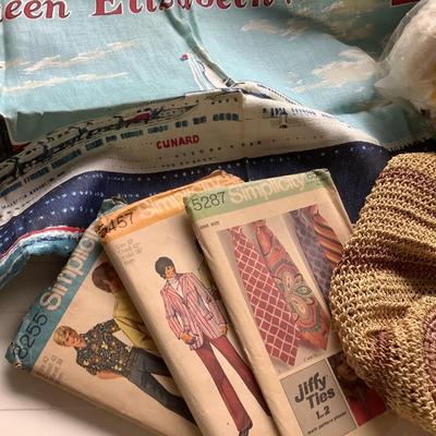 Linens- 2 quilts one square one round, NIB vintage towels, beach bag, Queen Elizabeth
