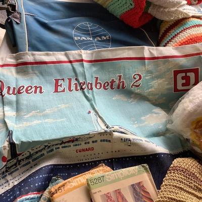 Linens- 2 quilts one square one round, NIB vintage towels, beach bag, Queen Elizabeth