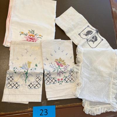 Lot of Vintage Tea towels