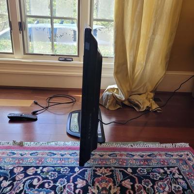 44" LG Smart TV with Remote (SR-CE)