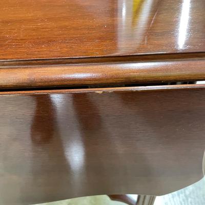 Two Hammary Drop Leaf Side Tables (FL-SS)