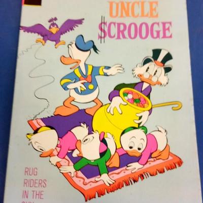 LOT  154 TWO OLD UNCLE SCROOGE COMIC BOOKS