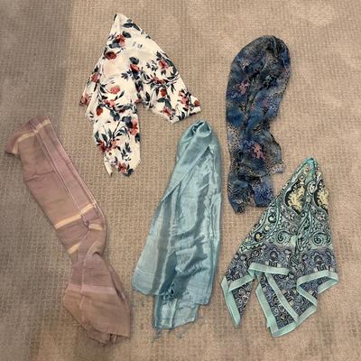 539 Shades of Blue Scarf Lot